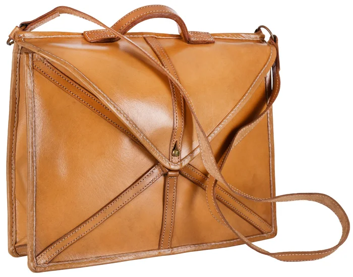 1616398800 – LARP Sac romain en cuir, Pera