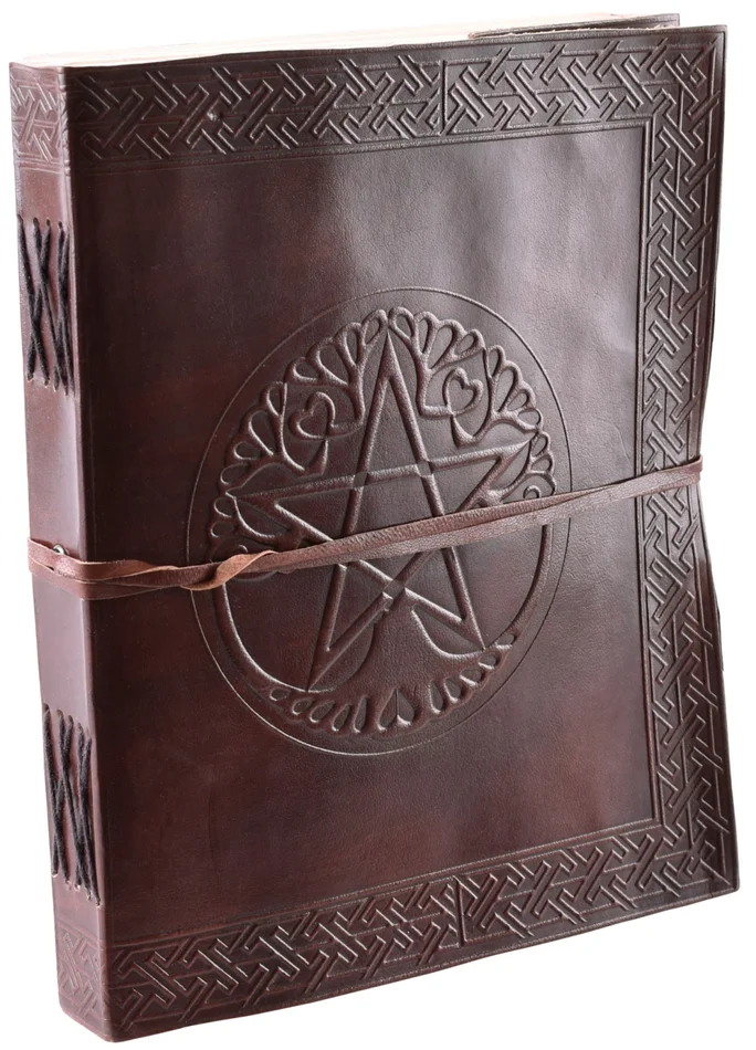 2016004600 – LARP Grand livre en cuir pentagramme 20 x 25 cm