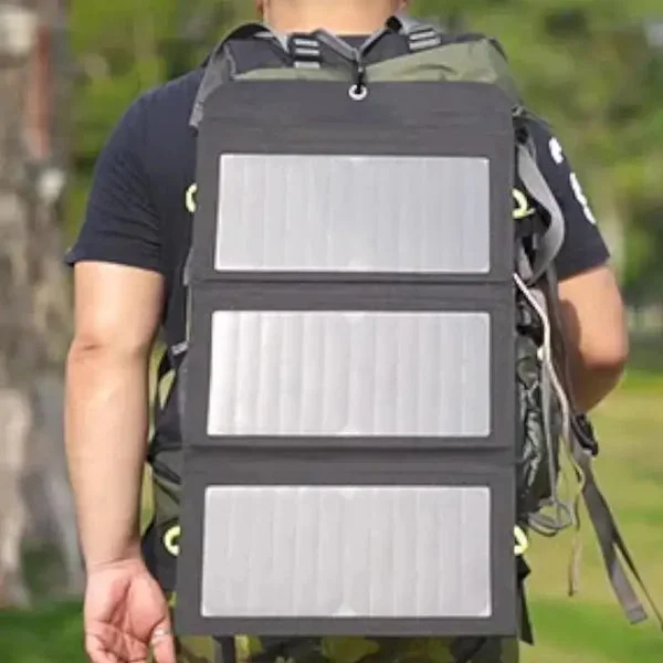 CHARGEUR SOLAIRE – ÉTANCHE ET PLIABLE