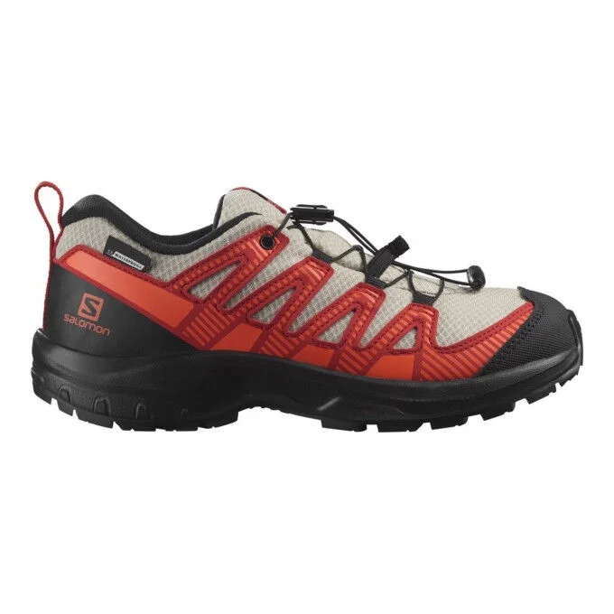 Chaussures de randonnee enfant Salomon XA PRO V8 CSWP J – Sable blanchi / Noir / Rouge vif