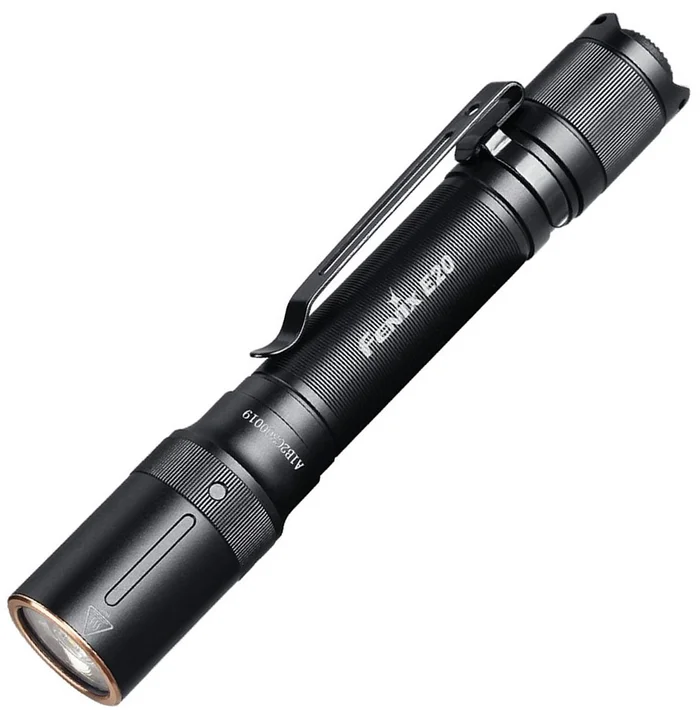 E20V2 – Fenix E20 V2.0 lampe de poche pour le quotidien 350 lumens
