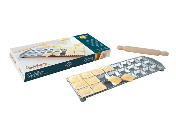 EPPI.42 MOULE A RAVIOLI 24 EMPREINTES CARREES + ROULEAU EN BOIS