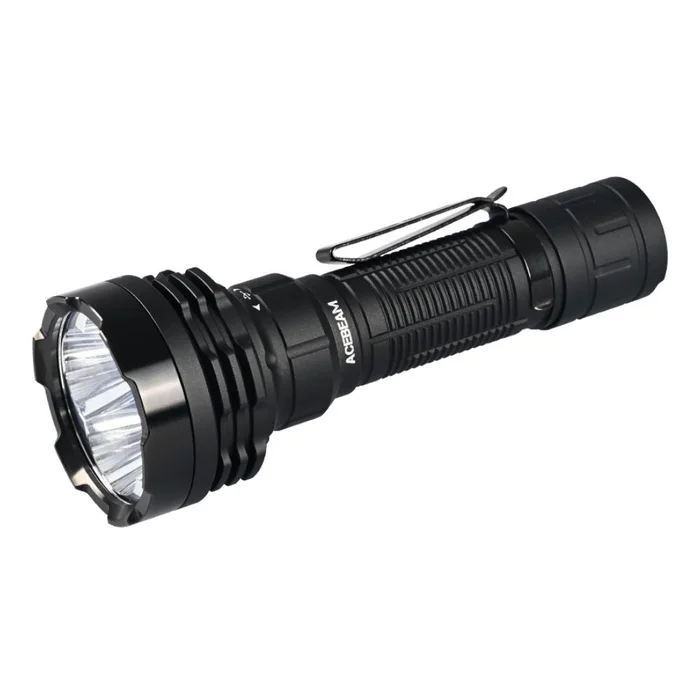 Lampe torche rechargeable AceBeam Defender P18 – 5000 lm / 629 m