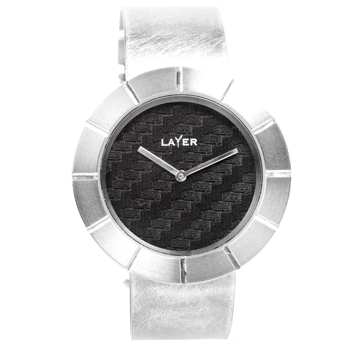 Layer Montre titane et carbone pièce unique n°4
