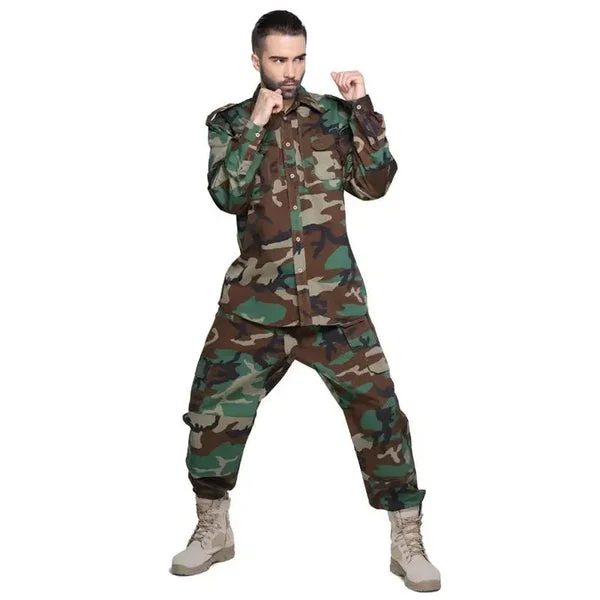 Militaire en treillis