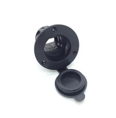 Port d’alimentation encastré Cannon – Blanc ou noir