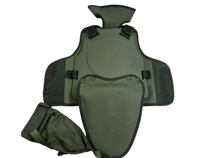 Protections torse / entrejambe French Riot Gear hardshell niveau 2 BS7971-4:2001, avant + toque