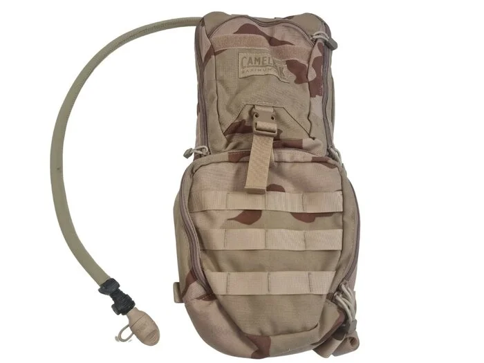 Système d’hydratation CAMELBAK Ambush 3L incl. vessie, DCU desert camo